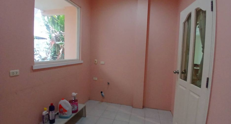 Аренда 4 спальни дом в Пращет, Бангкок