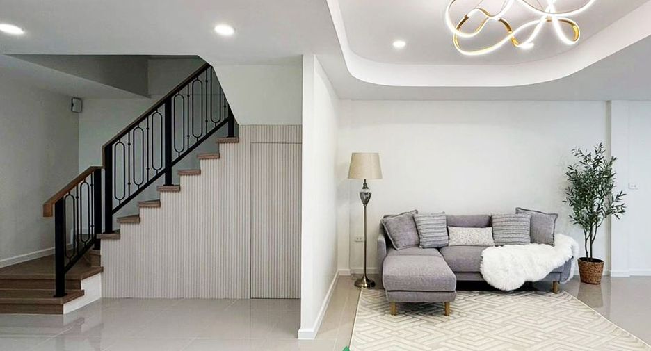 Reihenhaus zum Kauf mit 4 Zimmer in Suan Luang, Bangkok