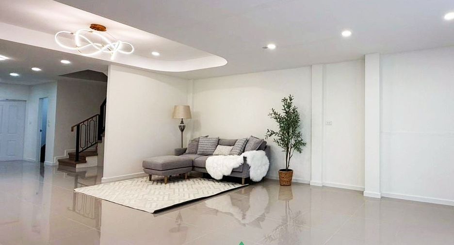 Reihenhaus zum Kauf mit 4 Zimmer in Suan Luang, Bangkok