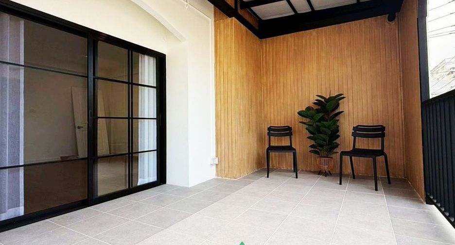Reihenhaus zum Kauf mit 4 Zimmer in Suan Luang, Bangkok