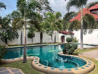 Villa en alquiler de 3 habitaciones en Bang Lamung, Chonburi