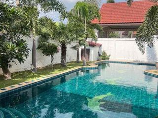 Villa en alquiler de 3 habitaciones en Bang Lamung, Chonburi