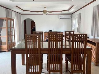 Villa en alquiler de 3 habitaciones en Bang Lamung, Chonburi