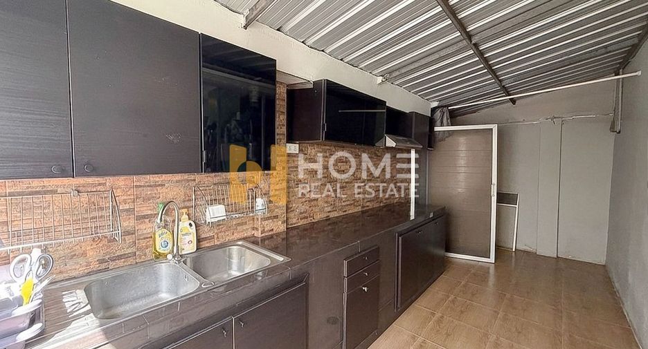 For sale 3 bedrooms townhouse in Suan Luang, Bangkok