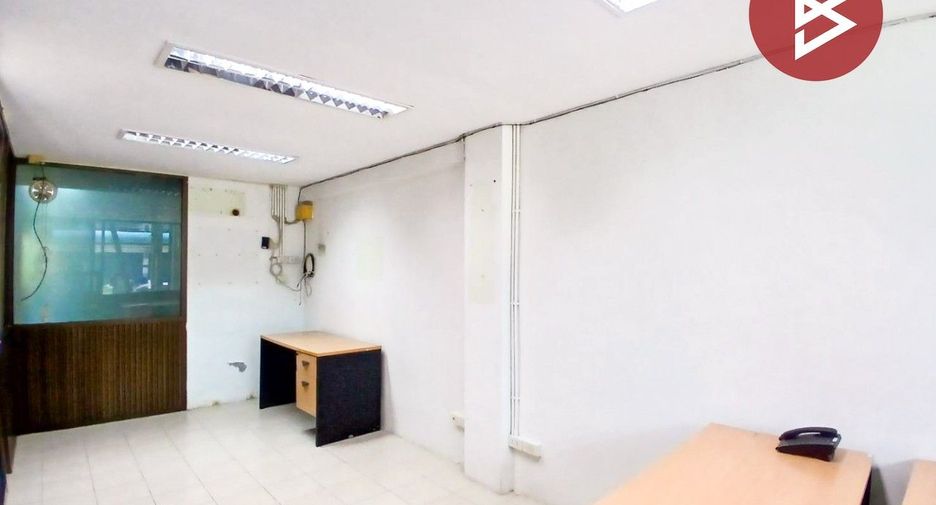 For sale 2 bedrooms retail Space in Mueang Samut Prakan, Samut Prakan