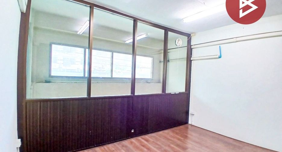 For sale 2 bedrooms retail Space in Mueang Samut Prakan, Samut Prakan