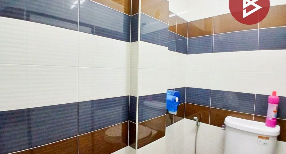 For sale 2 bedrooms retail Space in Mueang Samut Prakan, Samut Prakan