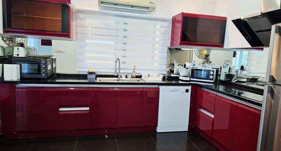 Villa en alquiler de 3 habitaciones en Mueang Phuket, Phuket