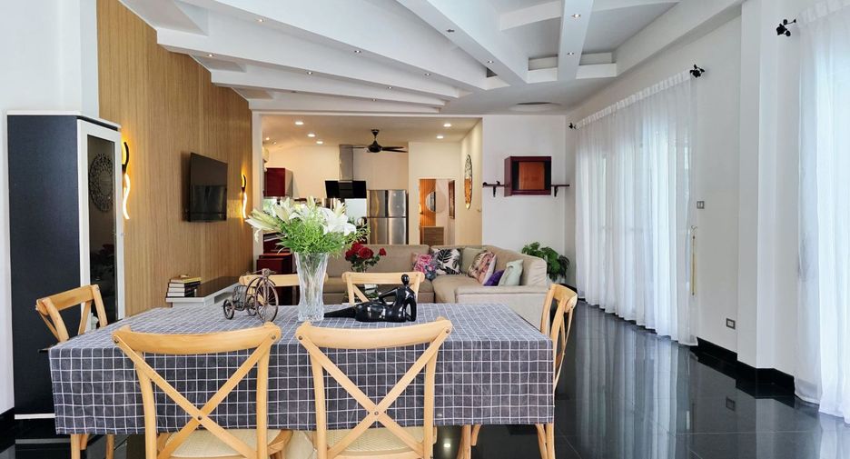 Villa en alquiler de 3 habitaciones en Mueang Phuket, Phuket