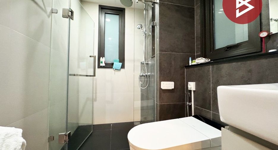 For sale 2 bedrooms condo in Bang Phlat, Bangkok