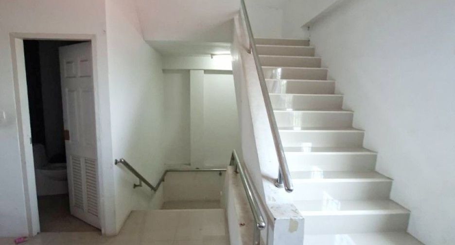 Продажа 3 спальни торговое помещение в Mueang Samut Sakhon, Самутсакхон
