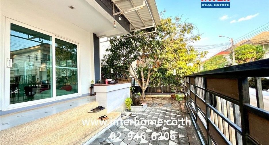 À vendre 3 chambres maison à Bang Khun Thian, Bangkok