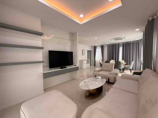 Casa en alquiler de 3 habitaciones en Bang Lamung, Chonburi