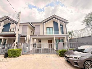 Casa en alquiler de 3 habitaciones en Bang Lamung, Chonburi