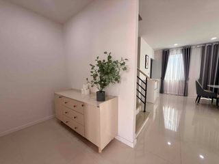 Casa en alquiler de 3 habitaciones en Bang Lamung, Chonburi
