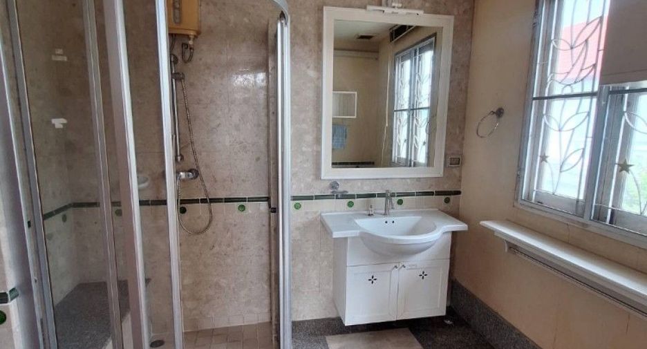 Casa en venta de 3 habitaciones en Bang Phli, Samut Prakan