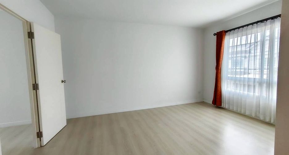 Reihenhaus zum Kauf mit 3 Zimmer in Bang Yai, Nonthaburi
