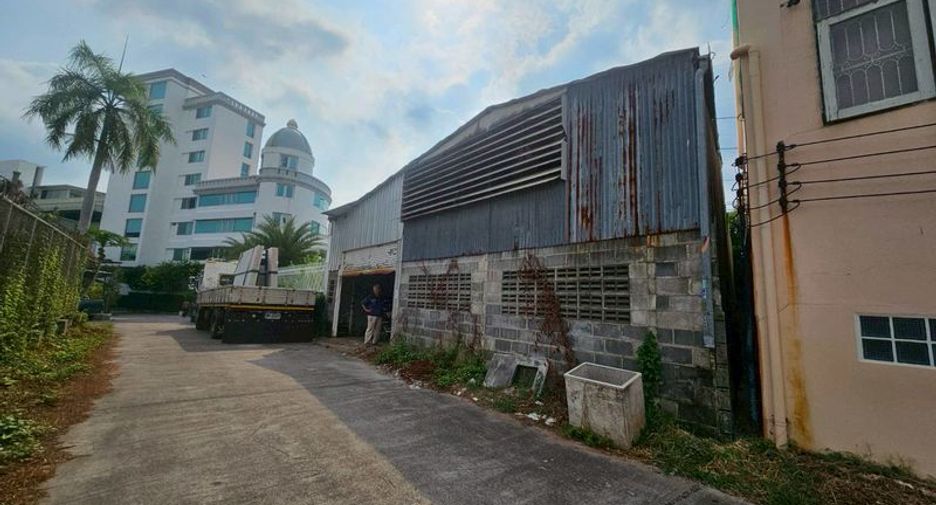 For rent warehouse in Si Racha, Chonburi