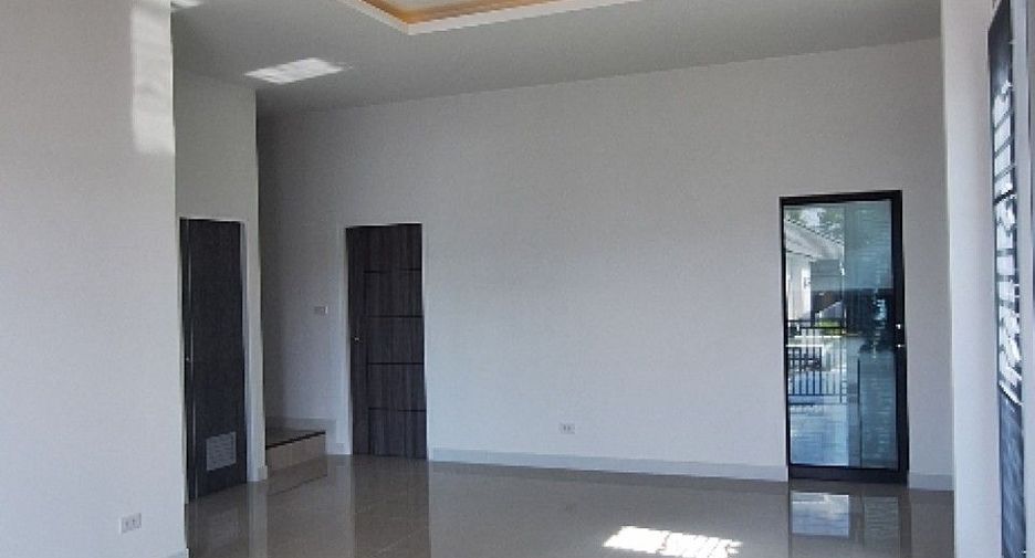 For sale 4 bedrooms house in Mueang Pathum Thani, Pathum Thani