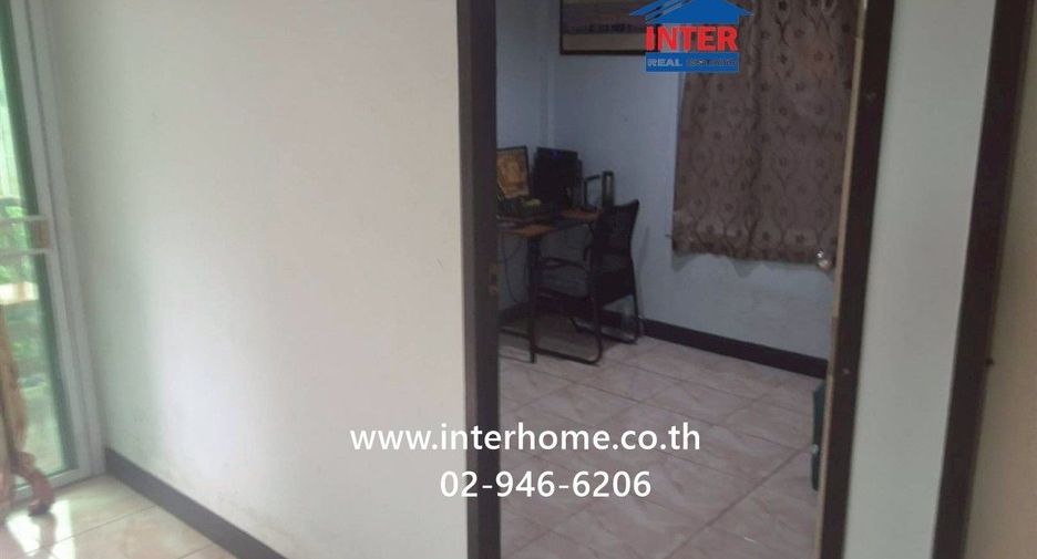 Casa en venta de 3 habitaciones en Sai Noi, Nonthaburi