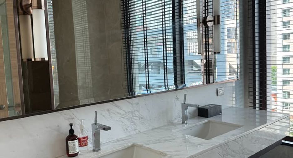 À louer et à vendre 2 chambres condo à Pathum Wan, Bangkok