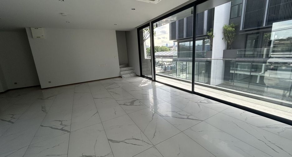 For rent office in Wang Thonglang, Bangkok