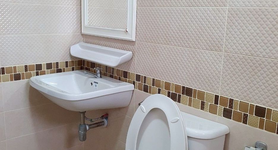 Haus zum Kauf mit 4 Zimmer in Mueang Uttaradit, Uttaradit