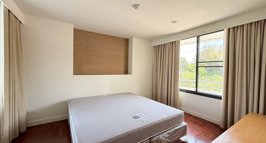 For rent 4 bedrooms condo in Bang Lamung, Chonburi