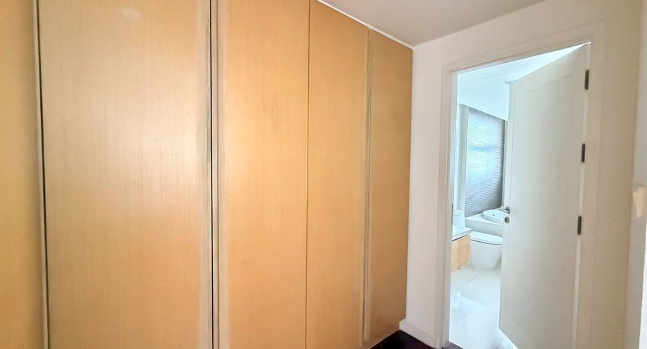 For rent 4 bedrooms condo in Bang Lamung, Chonburi