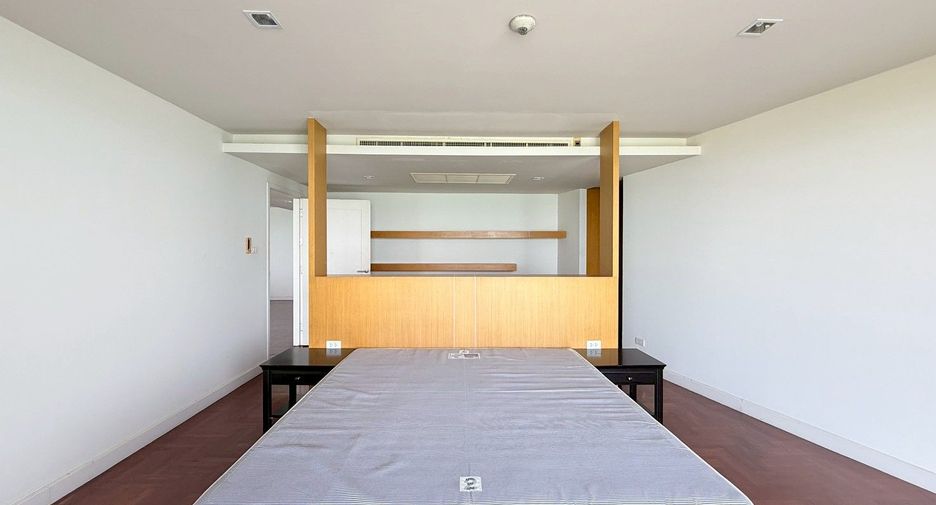 For rent 4 bedrooms condo in Bang Lamung, Chonburi