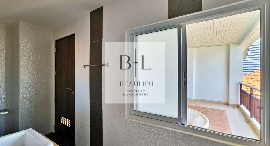 For sale 4 bedrooms condo in Bang Lamung, Chonburi