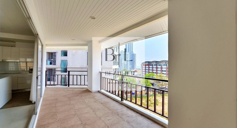 For sale 4 bedrooms condo in Bang Lamung, Chonburi