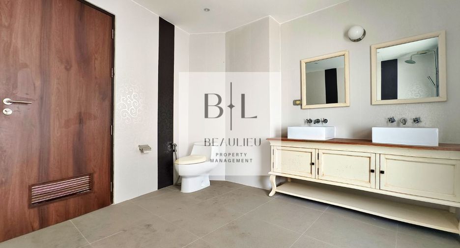 For sale 4 bedrooms condo in Bang Lamung, Chonburi
