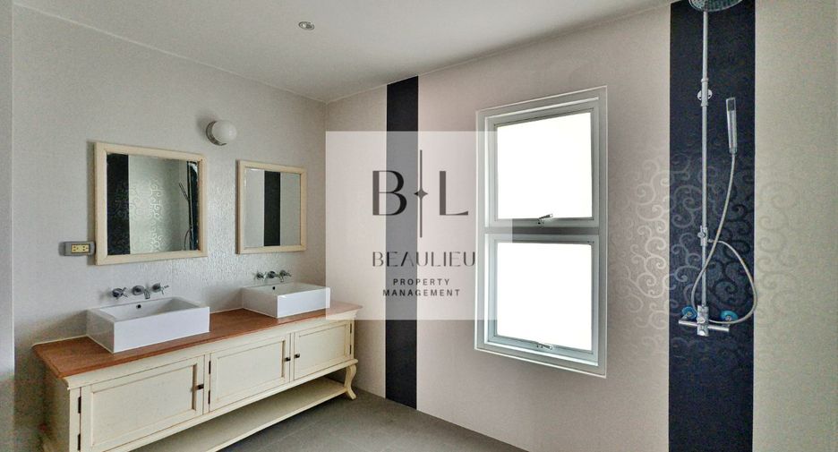 For sale 4 bedrooms condo in Bang Lamung, Chonburi