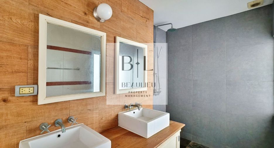 For sale 4 bedrooms condo in Bang Lamung, Chonburi