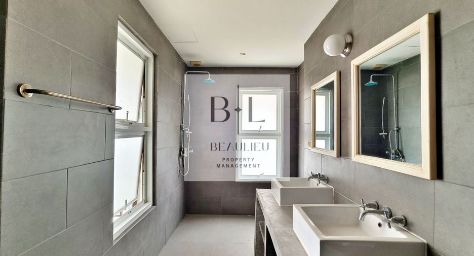 For sale 4 bedrooms condo in Bang Lamung, Chonburi