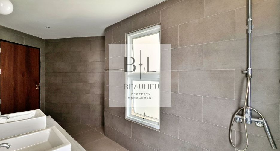 For sale 4 bedrooms condo in Bang Lamung, Chonburi
