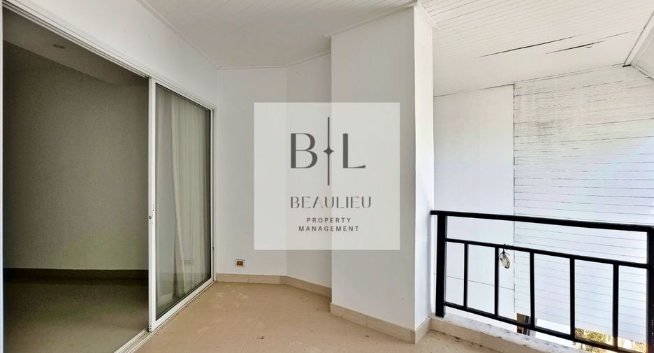 For sale 4 bedrooms condo in Bang Lamung, Chonburi