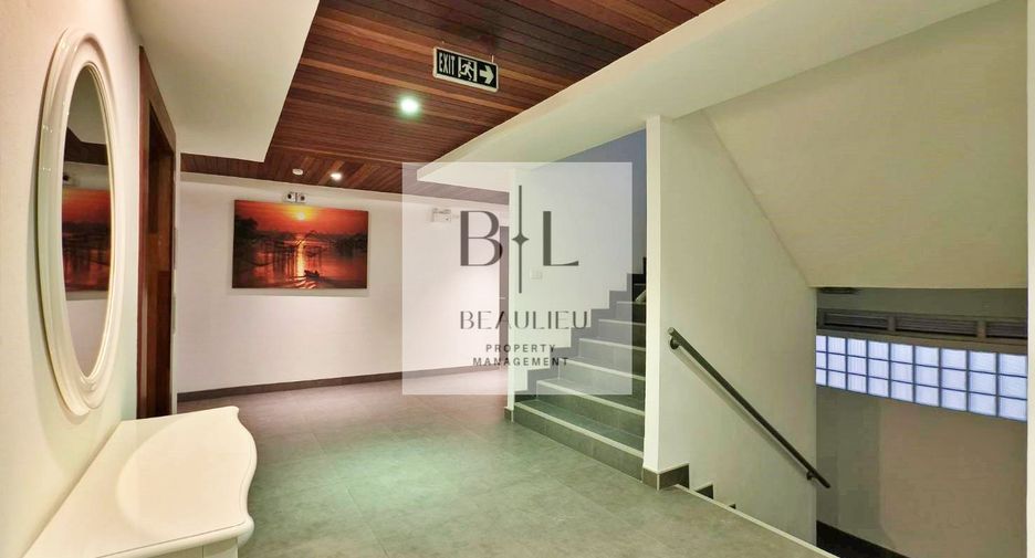 For sale 4 bedrooms condo in Bang Lamung, Chonburi