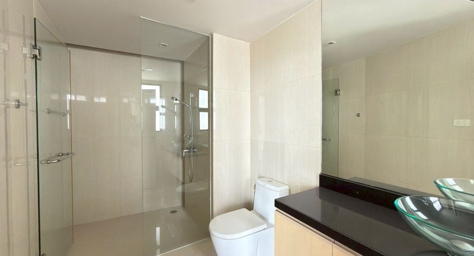 For rent 4 bedrooms condo in Bang Lamung, Chonburi