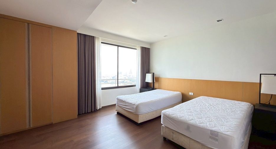 For rent 4 bedrooms condo in Bang Lamung, Chonburi
