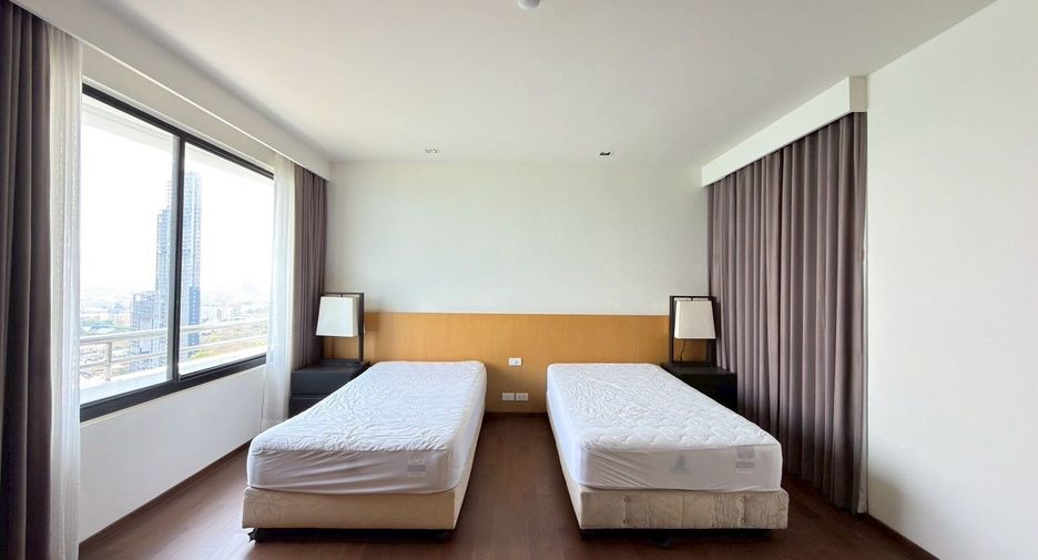 For rent 4 bedrooms condo in Bang Lamung, Chonburi