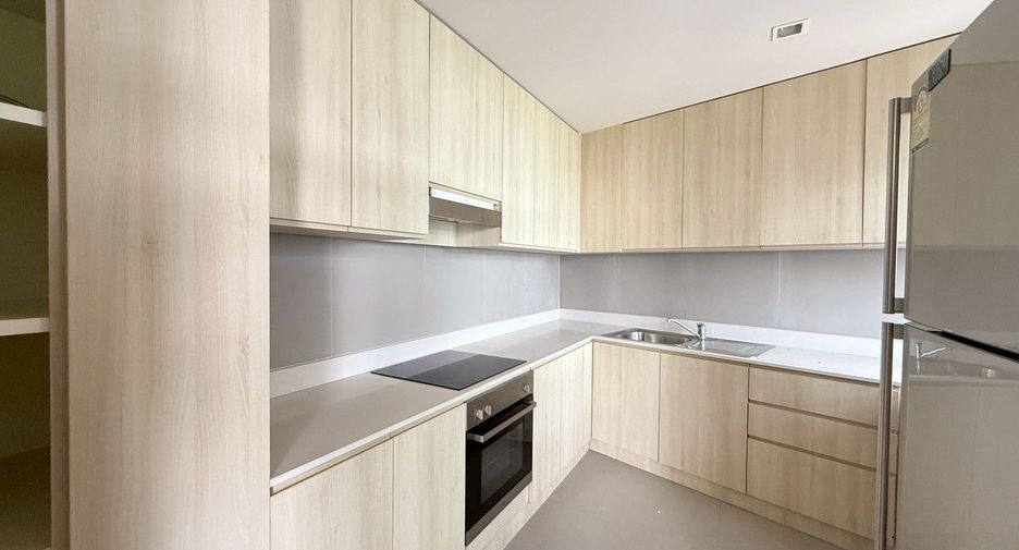 For rent 4 bedrooms condo in Bang Lamung, Chonburi
