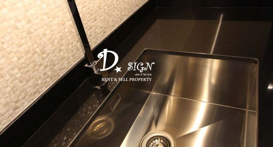 For rent 2 bedrooms condo in Pathum Wan, Bangkok