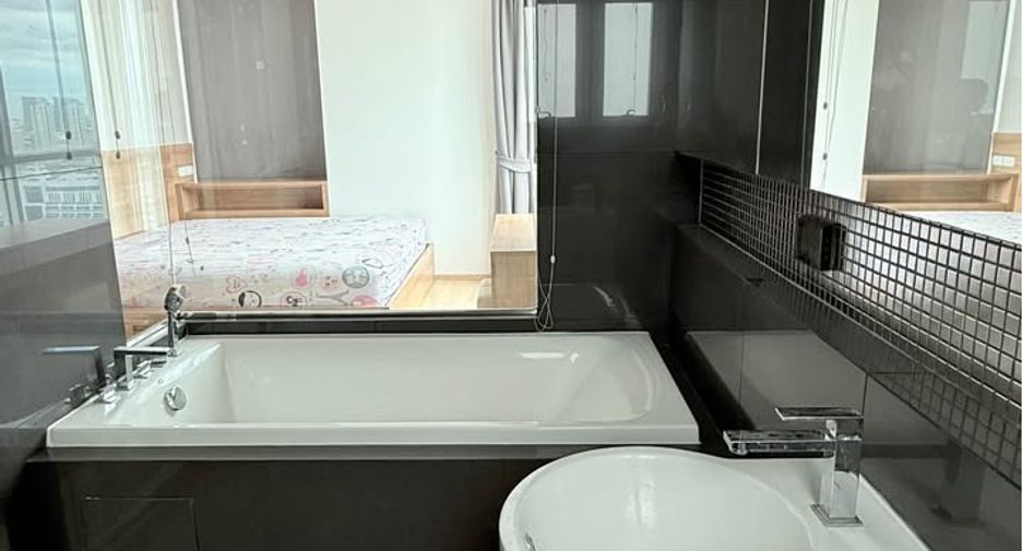 Condo en alquiler de 2 habitaciones en Phaya Thai, Bangkok