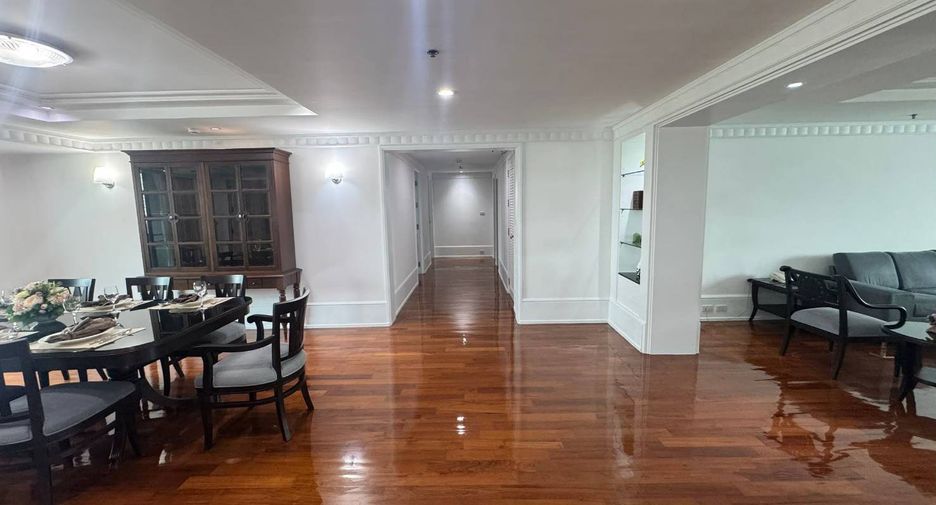 For rent 3 bedrooms apartment in Watthana, Bangkok