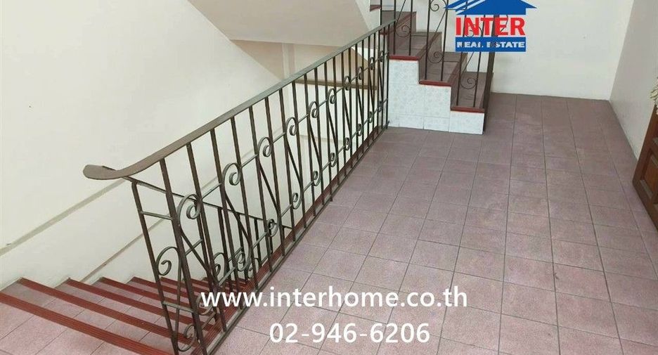 For sale 13 bedrooms retail Space in Bang Kapi, Bangkok