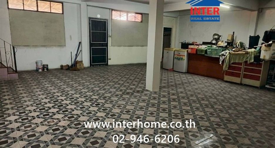 For sale 13 bedrooms retail Space in Bang Kapi, Bangkok