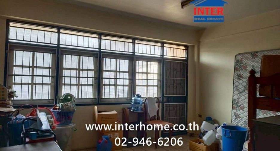 For sale 13 bedrooms retail Space in Bang Kapi, Bangkok