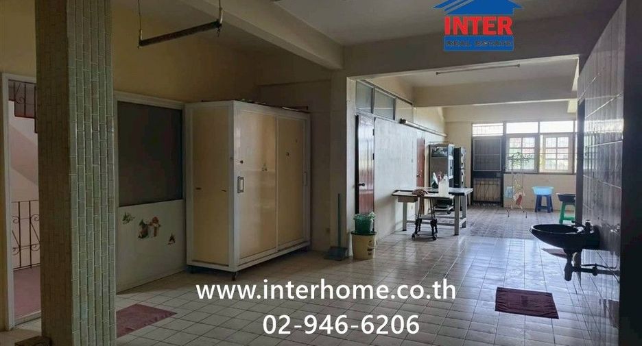 For sale 13 bedrooms retail Space in Bang Kapi, Bangkok